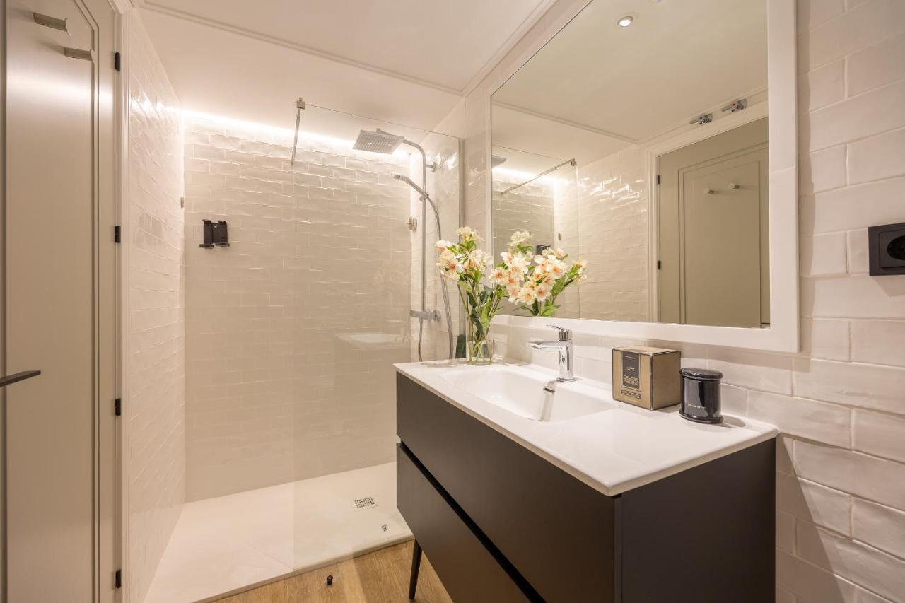 Edmond Vibes Puerta Del Sol Suites Madrid Extérieur photo