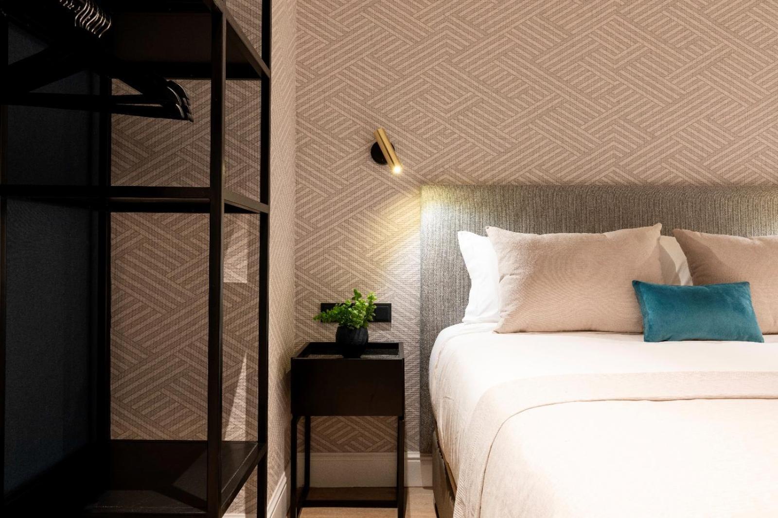 Edmond Vibes Puerta Del Sol Suites Madrid Extérieur photo