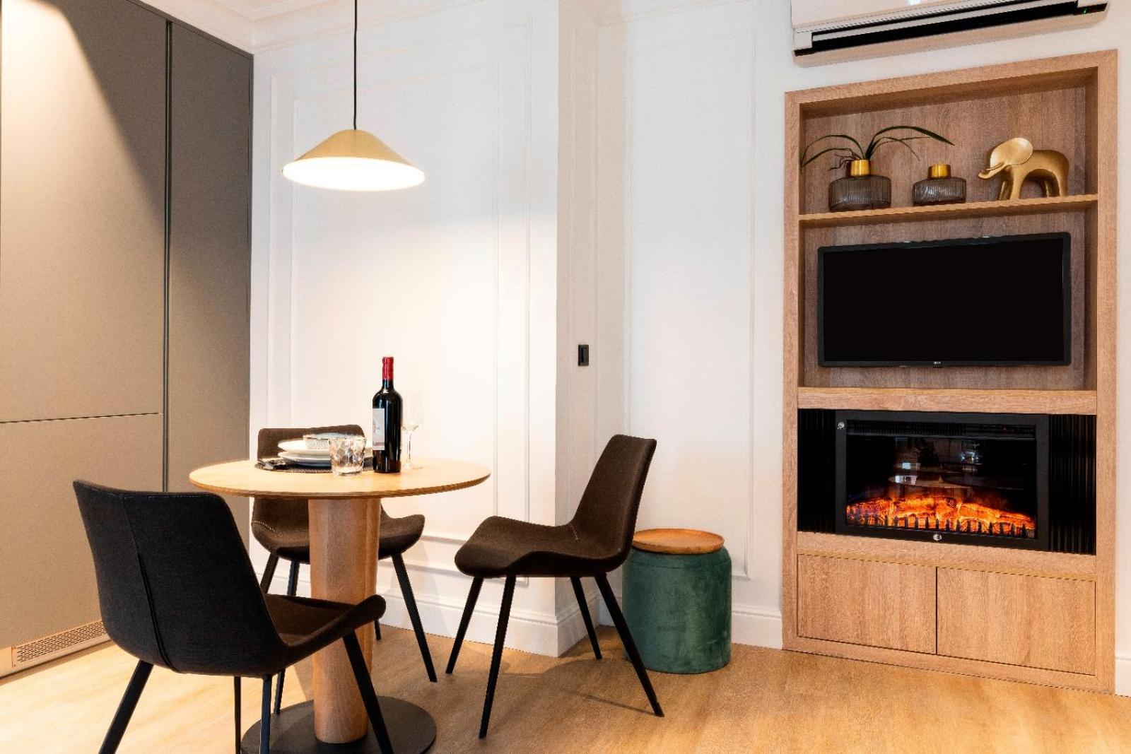 Edmond Vibes Puerta Del Sol Suites Madrid Extérieur photo