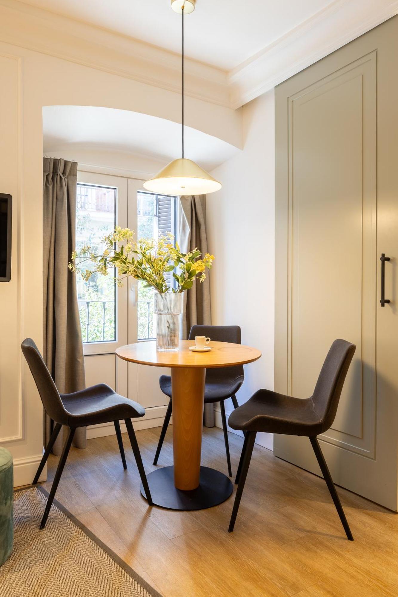 Edmond Vibes Puerta Del Sol Suites Madrid Extérieur photo