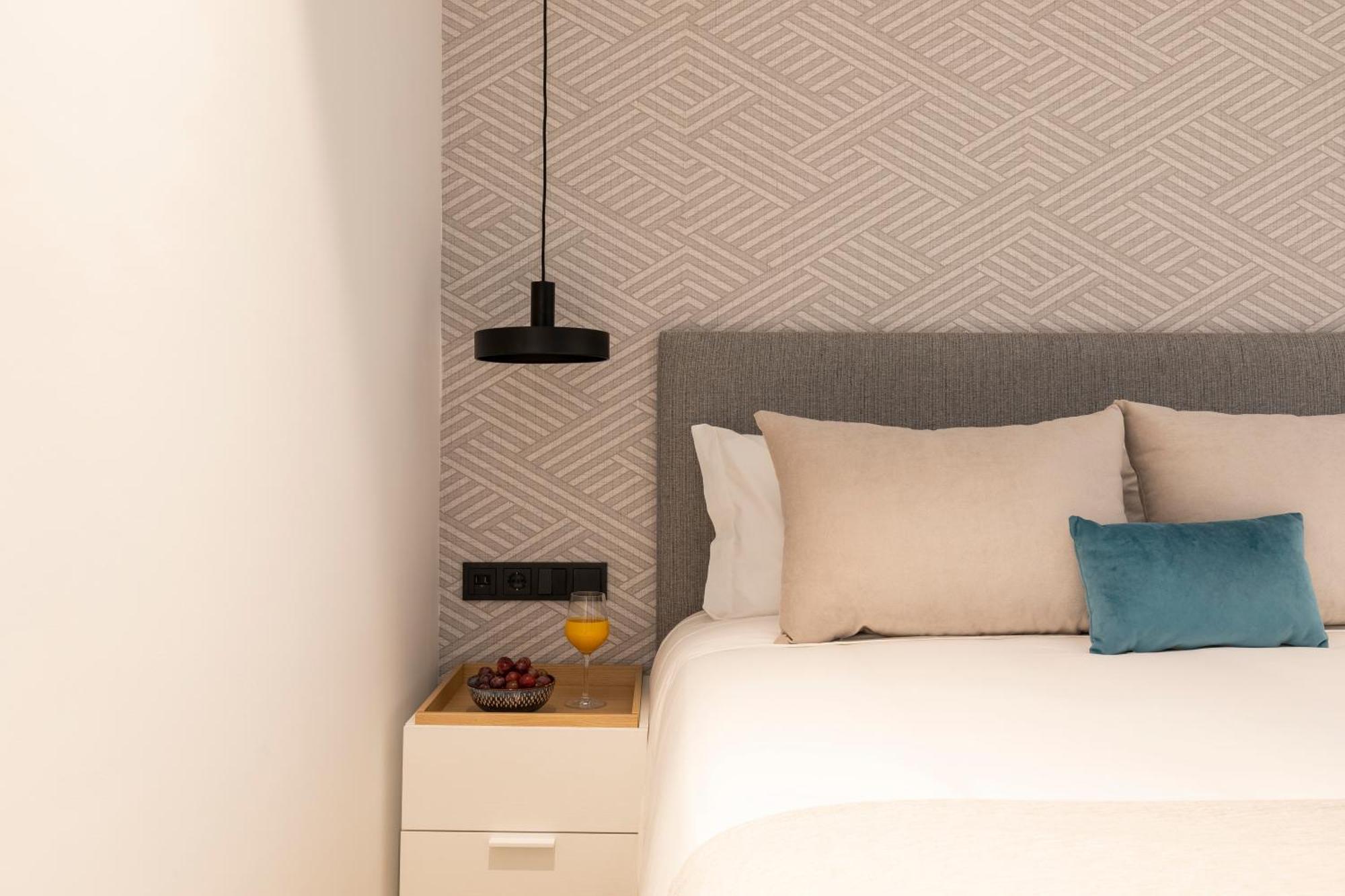 Edmond Vibes Puerta Del Sol Suites Madrid Extérieur photo