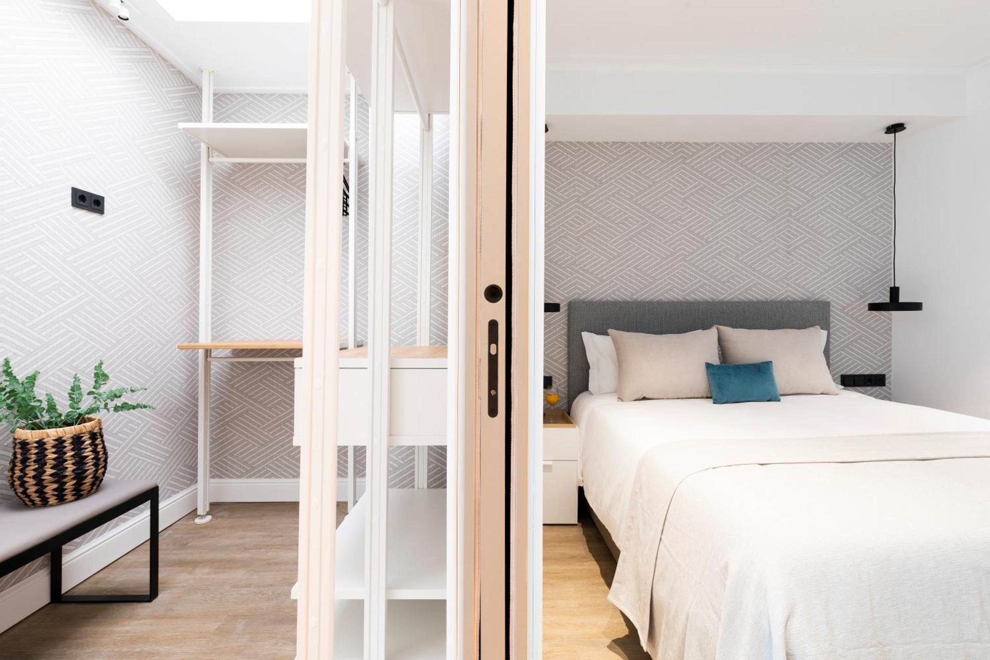 Edmond Vibes Puerta Del Sol Suites Madrid Extérieur photo