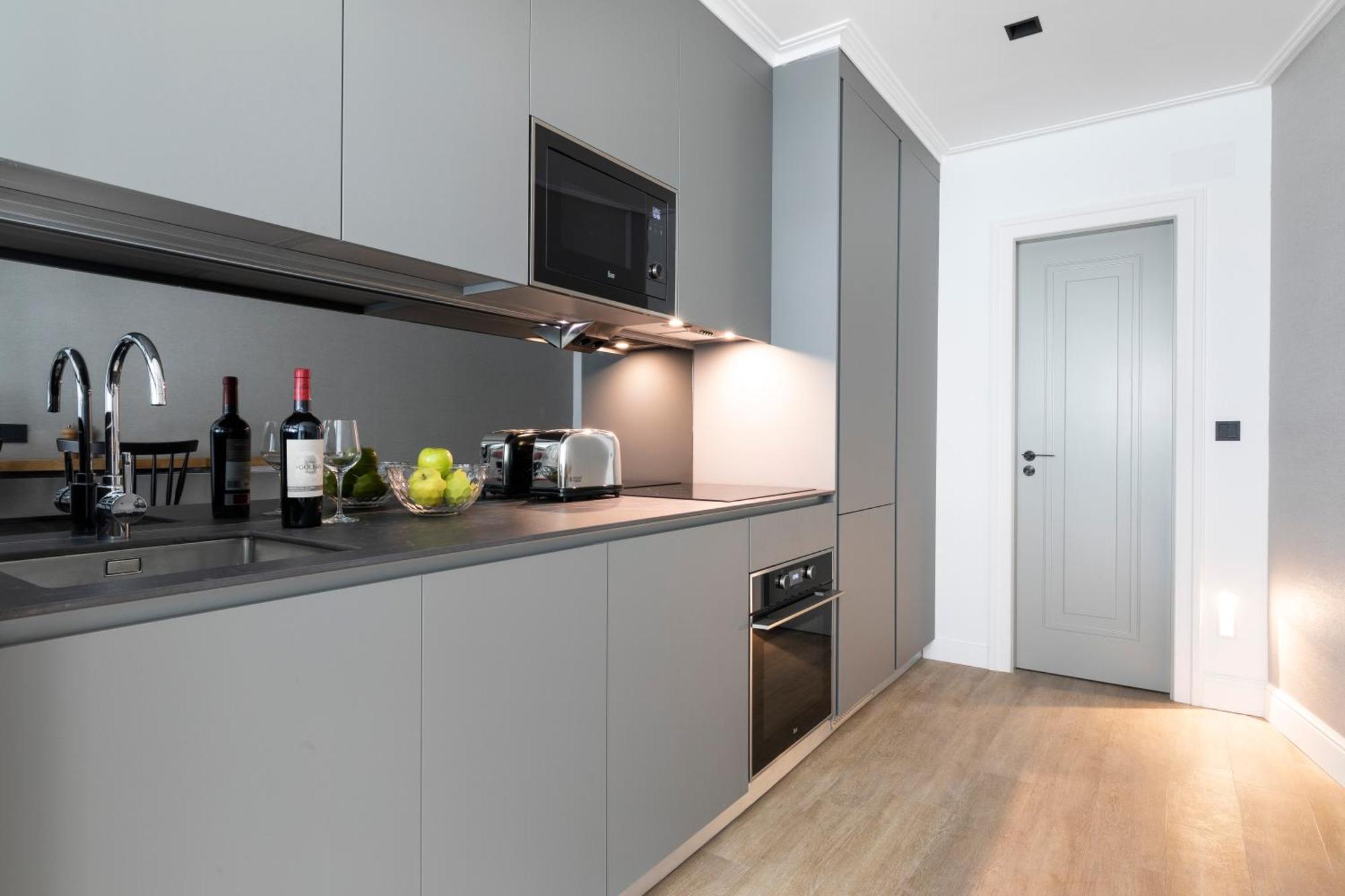 Edmond Vibes Puerta Del Sol Suites Madrid Extérieur photo